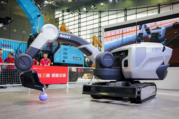新一代工程機(jī)械拓寬“高端化、智能化、
